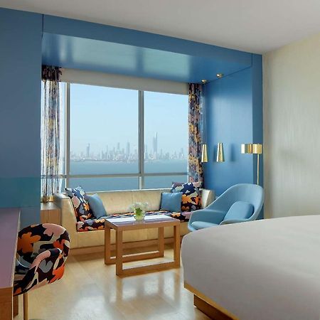 Symphony Style Hotel Kuwait Salmiya Extérieur photo A room at the hotel