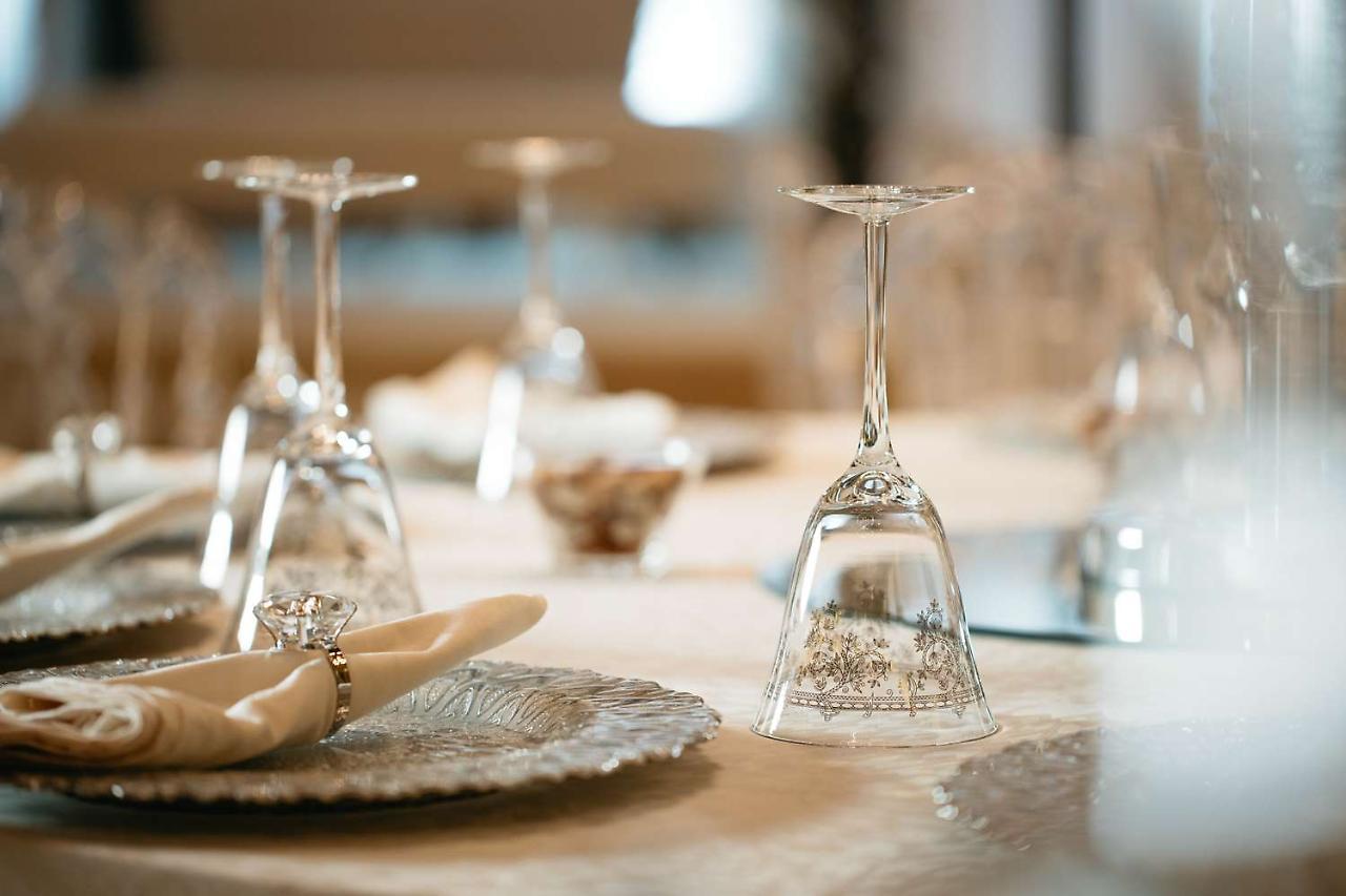 Symphony Style Hotel Kuwait Salmiya Extérieur photo Wine glasses
