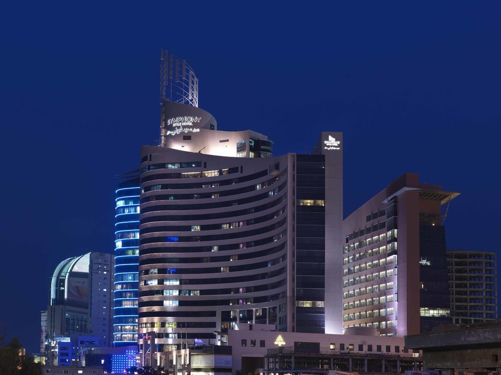 Symphony Style Hotel Kuwait Salmiya Extérieur photo The hotel at night