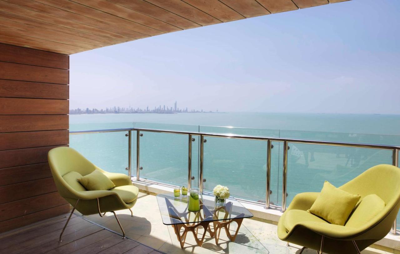 Symphony Style Hotel Kuwait Salmiya Extérieur photo A balcony at Jumeirah Beach Hotel