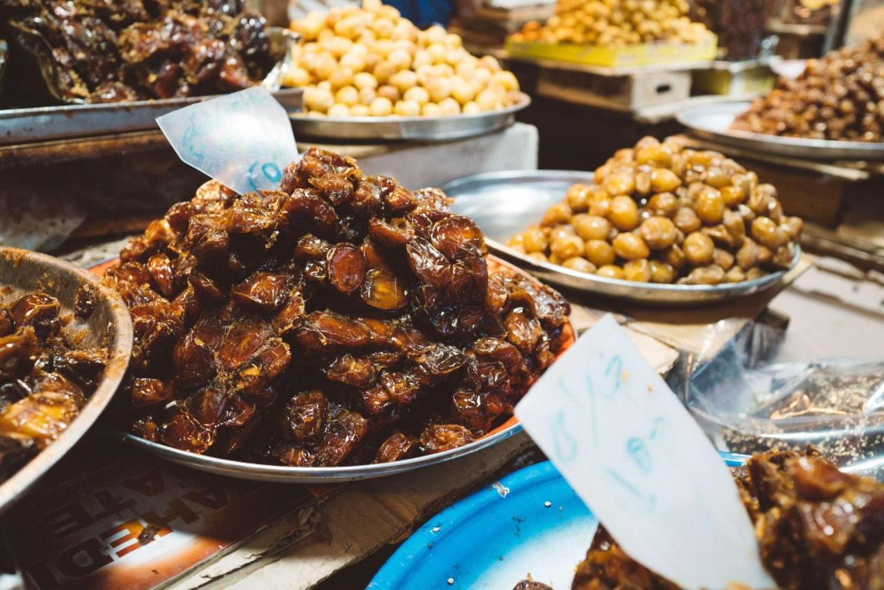 Symphony Style Hotel Kuwait Salmiya Extérieur photo Dried figs