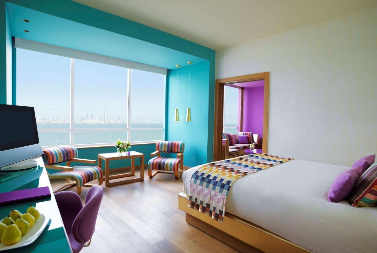 Symphony Style Hotel Kuwait Salmiya Extérieur photo A room at the hotel
